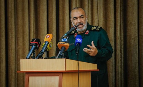 伊朗革命卫队总司令侯赛因·萨拉米演讲照片