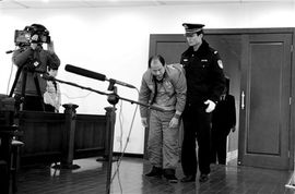 方威捷鞠躬道歉