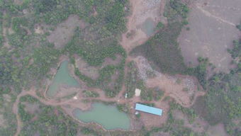 非法采矿现场航拍图