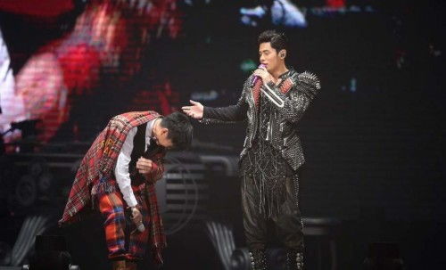 周杰伦与林俊杰同台演唱
