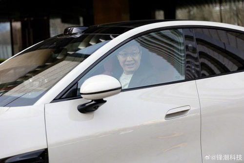 小米SU7电动车发布会现场盛况