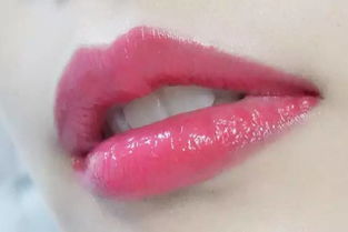 夏日甜美唇妆与腮红搭配