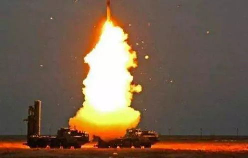 伊朗导弹袭击特拉维夫瞬间曝光！我在现场看到的真相，比新闻更震撼