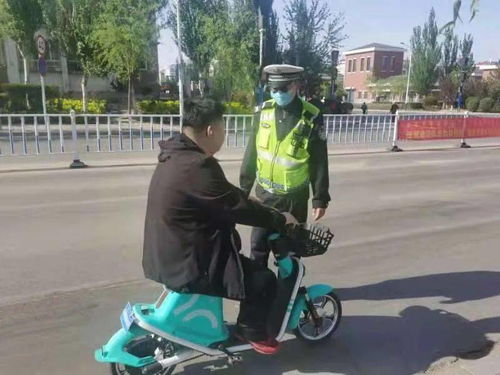 19岁骑手ICU抢救18天不幸离世：外卖背后的血与泪