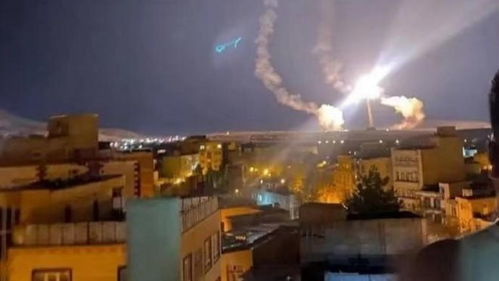 伊朗核设施附近爆炸烟雾