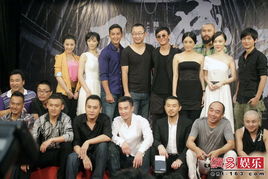 一念江南主创团队合影宣传照