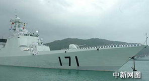 中国海军舰艇编队在台海海域巡逻画面