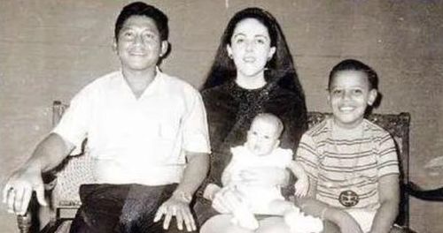 张爱玲教授生前与学生的合影