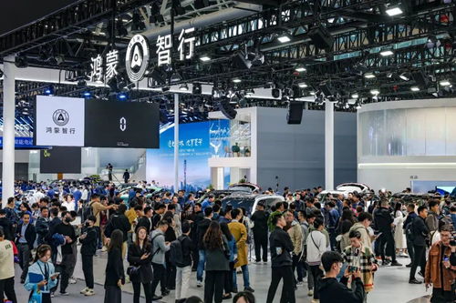 鸿蒙智行展台现场图