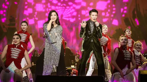 凤凰传奇演唱会取消风波背后：曾毅身体不适引发热议，粉丝揪心不已