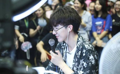 闲鱼刘宇宁爆红背后：从地摊经济到流量明星的逆袭之路