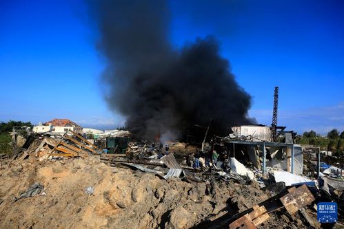 德黑兰空袭后浓烟滚滚