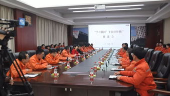 伊朗国家电视台工作人员在现场清理废墟