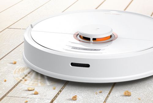 扫地机器人与基站