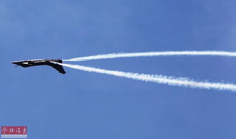 法国总理亲自体验阵风战机竟被卡驾驶舱，背后真相令人意外