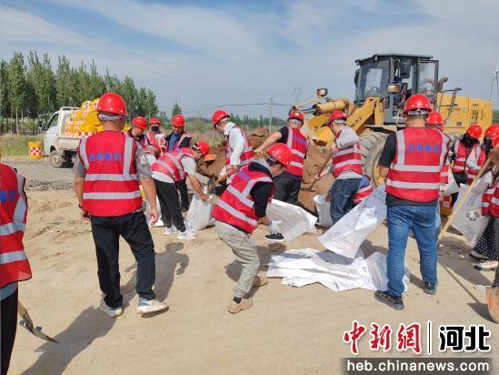 防洪应急演练现场图