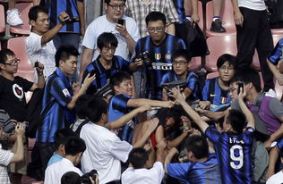 球迷在常州街头打卡