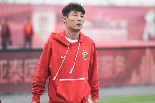 球迷在社交媒体上热议比赛结果