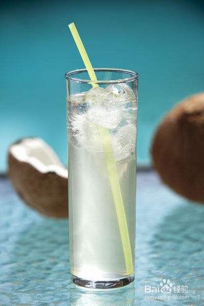 9.9元和20元椰子水到底差在哪？我亲测对比后真相让人意外