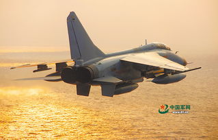 上班路上偶遇战机呼啸掠过，男子直呼太震撼了！