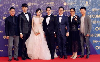 电影主创团队亮相红毯