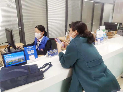 唐国强闲鱼收小卡认人？粉丝文化背后的真相与争议