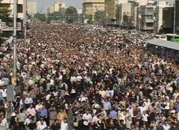 伊朗民众在接受采访时表达对国家支持