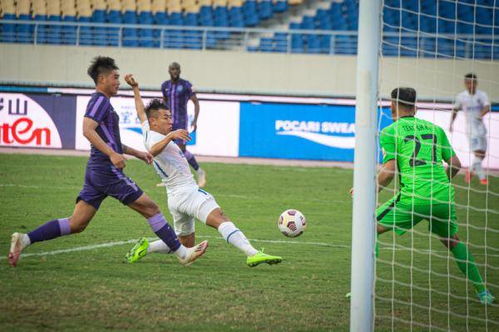 盐城球员李浩宇射门得分瞬间