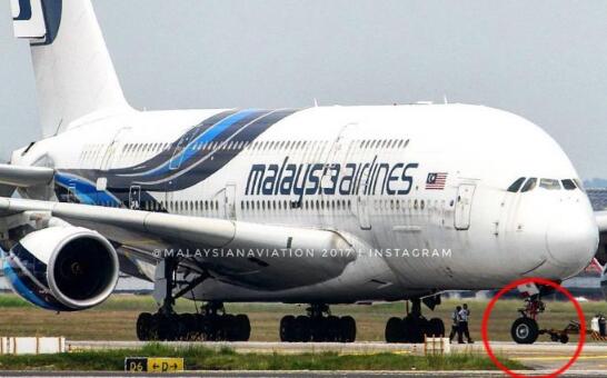 中国撤侨航班降落机场