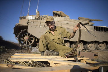 中东火药桶再度引燃：以色列与伊朗的持久战阴影