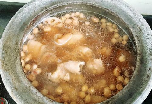 吃猪蹄能排胆结石？真相是……