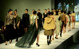 青岛大学毕业服装设计秀现场