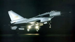 空军战机夜间起飞训练场景