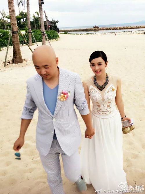 霍震霆曝小儿子霍启仁已结婚，低调完婚引热议！