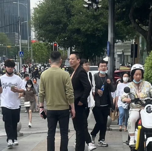 四川街头警情现场