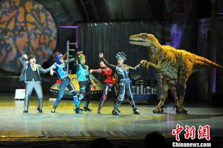 常州街头恐龙拉拉队表演现场