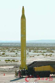 伊朗导弹夜间升空画面