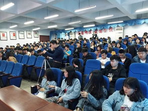 王虹北大讲座为何用英语讲课？年轻教授掀起学术风暴，韦东奕连续三天到场聆听