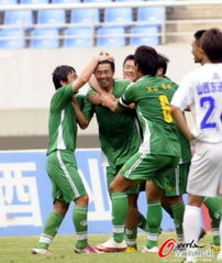 哈茨球员庆祝进球