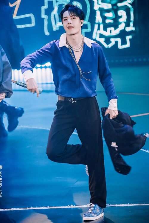 徐明浩舞台表演照片