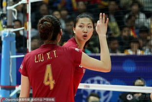 中国女排队员在场上交流战术