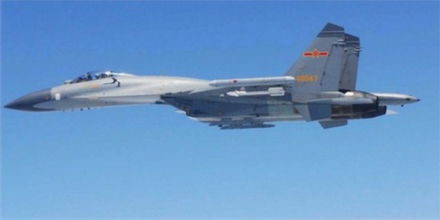 贝鲁特上空巡逻战机飞行画面