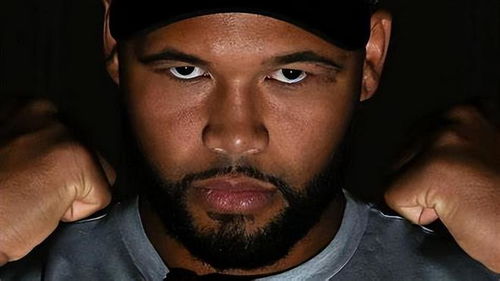 克拉克接受采访画面