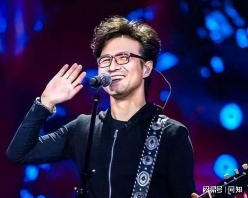 汪峰牵手宁静引热议，节目互动成焦点