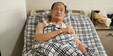 民警未搀扶倒地老人被免职，真相让人深思