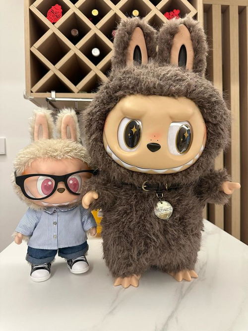 LABUBU限量版与普通版对比展示