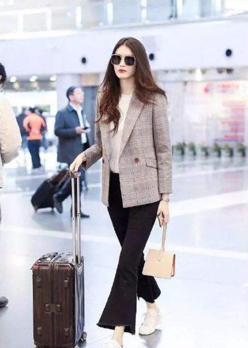 从路人到时尚焦点，我的穿搭逆袭之路