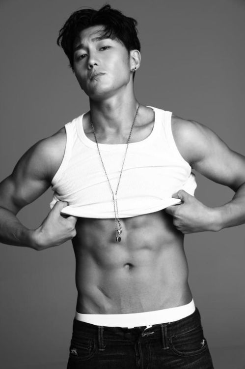 从演员到泰山陪爬者：史元庭的逆袭之路，没戏拍也能靠热爱翻身？