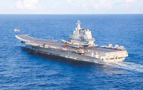 辽宁舰航母编队在西太平洋航行