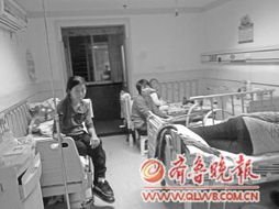 医院病房中的少年